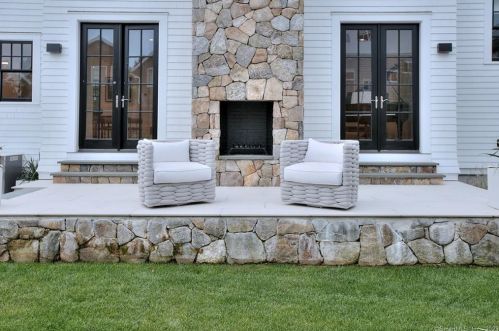 18 Danbury Ave, Westport CT  06880-6819 exterior