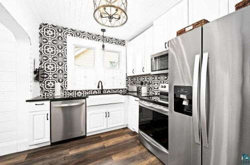 616 44th Ave, Duluth MN 55804-2103 exterior