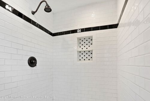 30 Broadway, East Freehold NJ 07728-1813 exterior