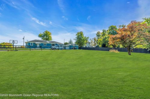 7 Applegate Ln, Plumsted Township NJ 08533-1303 exterior