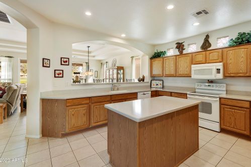24032 Lakeway Cir, Chandler AZ 85248-7312 exterior