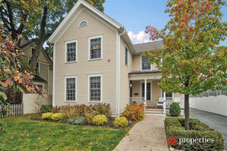 132 Lincoln Ave, Hoffman Estates IL  60010-4344 exterior