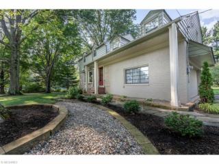 28049 Emery Rd, Cleveland, OH 44128-5718