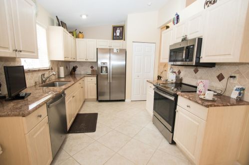 11823 Grv Rdg Ln, Boynton Beach FL 33437-1663 exterior