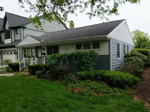 745 Hillside Ave, Elmhurst, IL 60126-4719