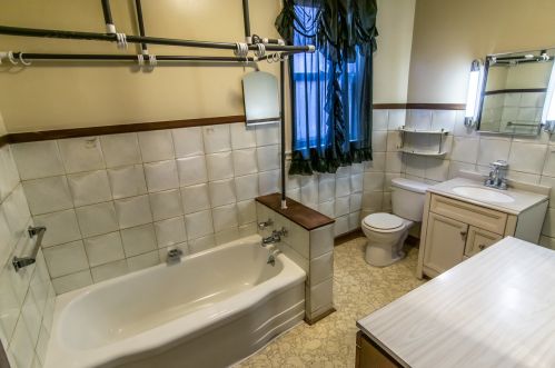 14206 Lincoln Ave, Dolton IL 60419-2340 exterior