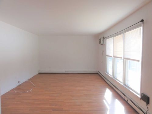 11 Gerald Dr, Poughkeepsie NY  12601-2932 exterior