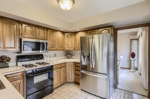 351 Everett Ave, Bull Valley IL 60014-7119 exterior