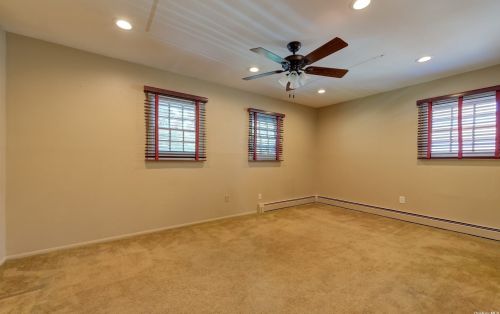 11 Munson Ct, Huntington Station NY 11747-1632 exterior