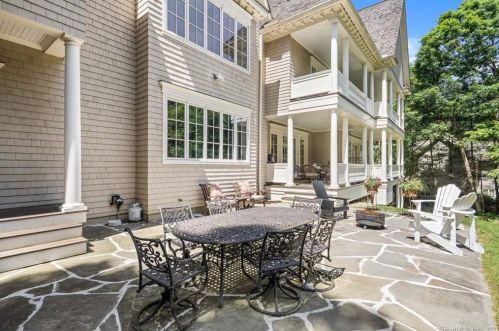 12 Thatcher Ter, Farmington CT 06032-1566 exterior