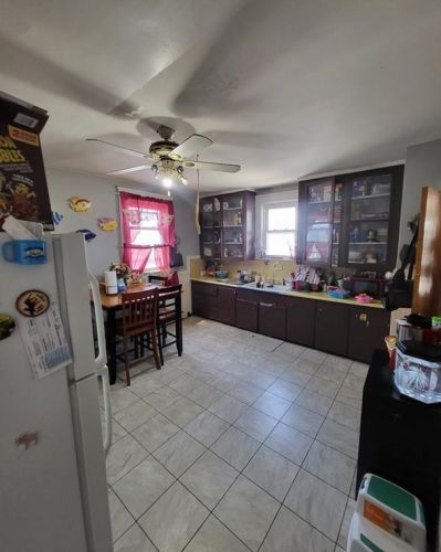 77 Clarence St, Providence RI 02909-3504 exterior