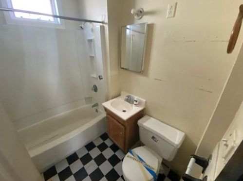 30 Lester St, Springfield MA 01108-2140 exterior