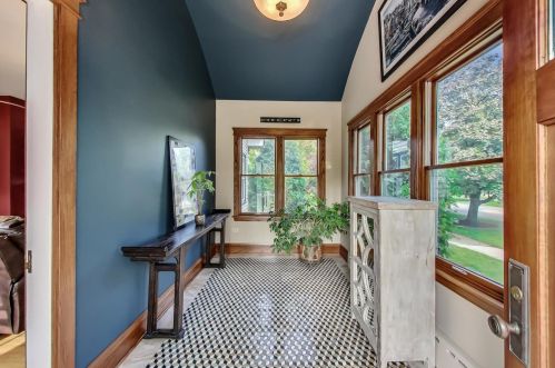 6040 Northcott Ave, Chicago IL 60631-3103 exterior