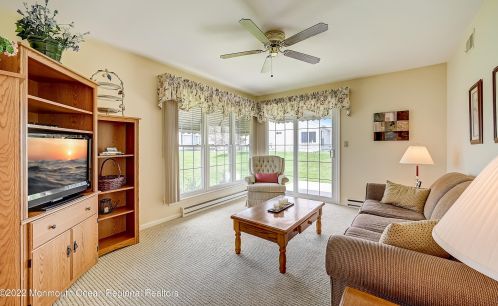 28 Greenwich Ave, Lakehurst NJ 08759-6660 exterior