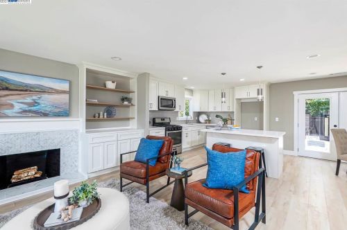 5501 Arizona Dr, Concord CA  94521-4026 exterior