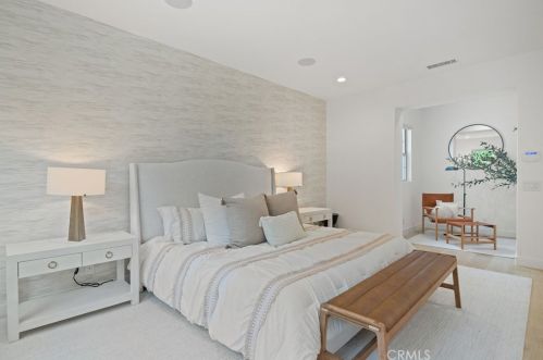 10464 Caribou Way, Tustin CA  92782-1470 exterior