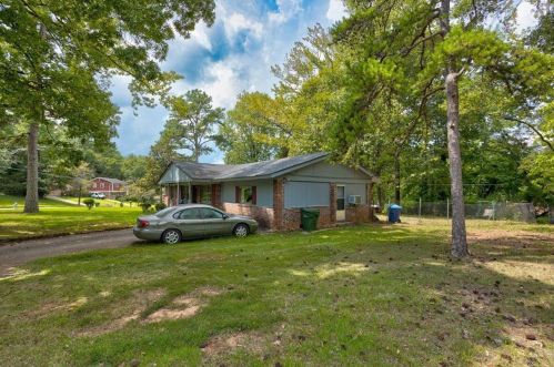 1004 Forrest Dr, Atlanta GA 30354-2514 exterior