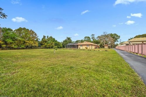 5960 Copper Leaf Ln, Naples FL 34116-6741 exterior