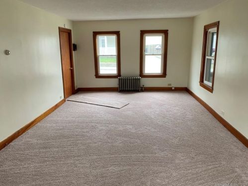 59 Mechanic St, Killingly CT 06239-2829 exterior