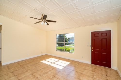 2410 Summit St, Fort Pierce FL  34984-5067 exterior