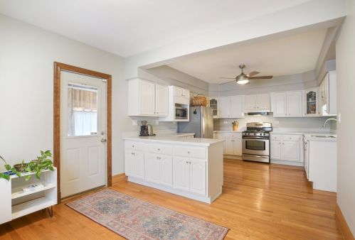 5223 Leamington Ave, Chicago IL 60651-2922 exterior