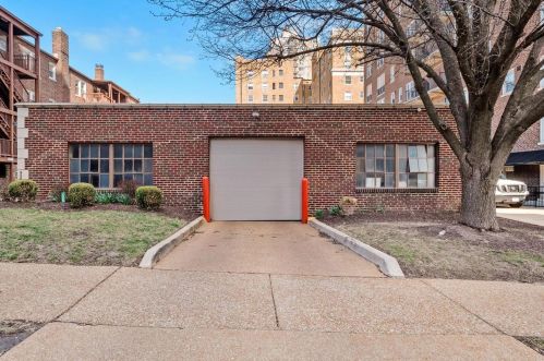 725 Skinker Blvd, Saint Louis MO  63130-4842 exterior