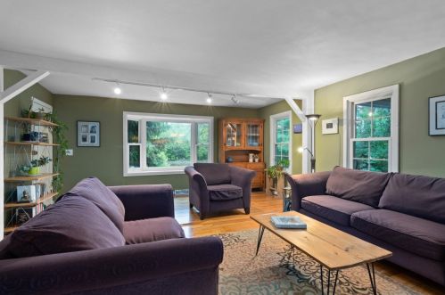 5830 Riv Frst Dr, Milwaukee WI 53209-4524 exterior