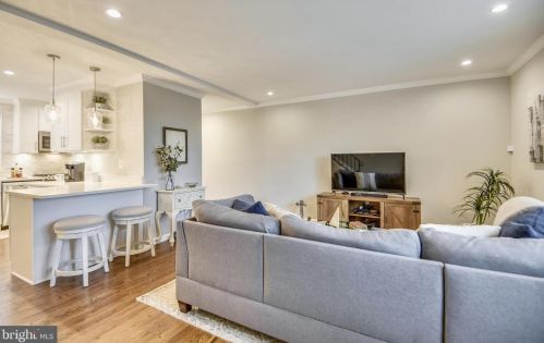 207 Burgess Ave, Alexandria VA 22305-1903 exterior