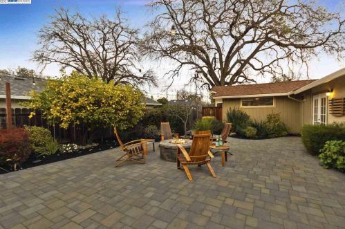 1870 Elinora Dr, Concord CA 94523-2815 exterior