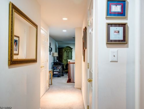 508 Donato Cir, Scotch Plains NJ 07076-1073 exterior