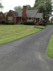 1014 Old Cannons Ln, Louisville, KY 40207-3612
