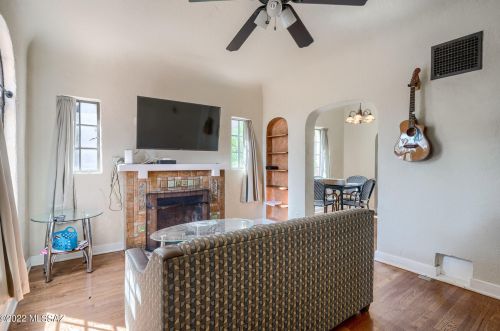 2021 6 St, Tucson AZ 85716-4822 exterior