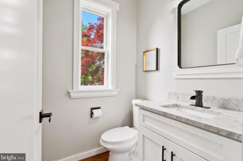 2216 30th St, Washington DC  20020-3369 exterior