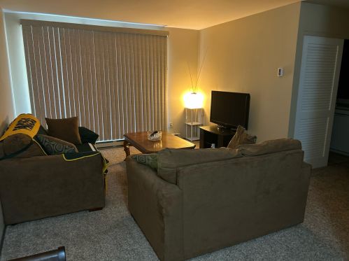 8735 72nd St, Milwaukee, WI 53223-2746