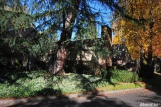 812 Dunbarton Cir, Sacramento CA  95825-6872 exterior