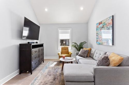 1061 Ashby Grv, Atlanta GA  30314-3146 exterior