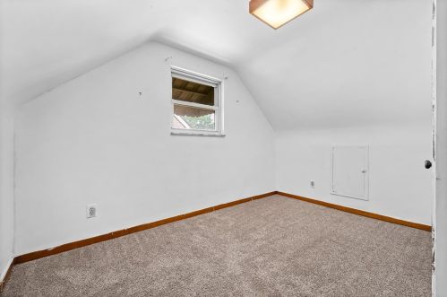 2107 Plainview Ave, Pittsburgh PA 15226-1545 exterior