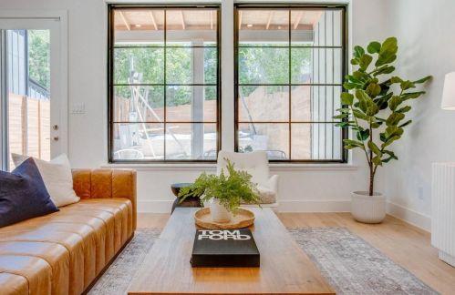 1218 Haines, Dallas TX 75208-4104 exterior