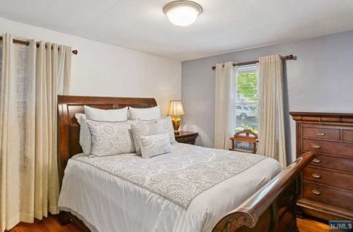 545 Kenwood Pl, Teaneck NJ 07666-1652 exterior