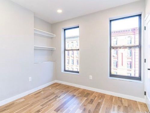 555 137th St, Bronx NY  10451-4225 exterior