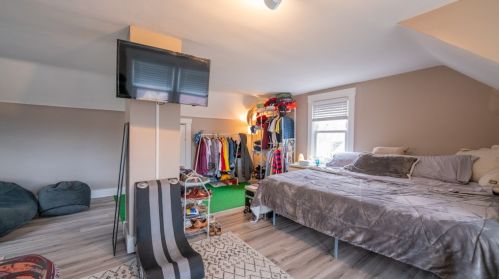 36 Grape St, Pittsburgh PA  15210-2022 exterior