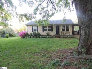 121 Sulphur Springs Dr, Greenville, SC 29617-1722