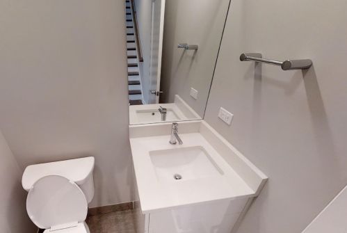 2553 Hillock Ave, Chicago IL 60608-5736 exterior