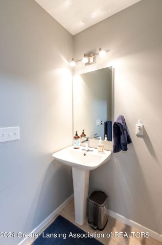 2430 Burcham Dr, East Lansing MI 48823-7246 exterior