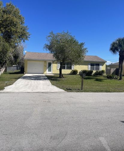 1847 Genaro Ter, Fort Pierce, FL 34952-6642