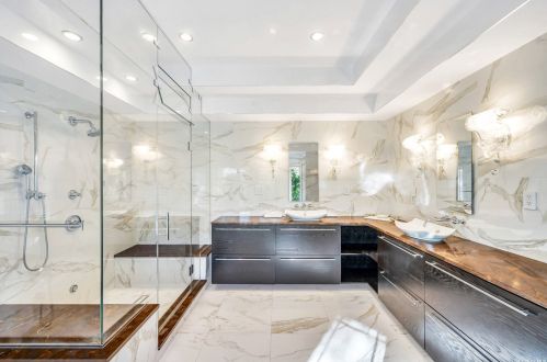 795 Kearny Dr, Valley Stream NY 11581-3624 exterior