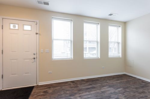 348 Eastgate Pl, Chicago IL  60616-5502 exterior