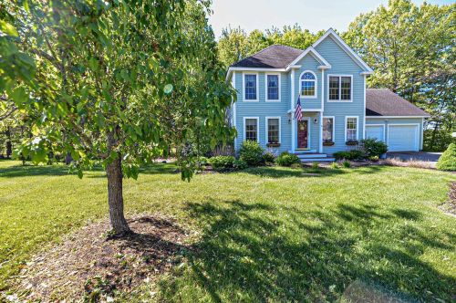 6 Dundee Cir, Stratham, NH 03885-2141