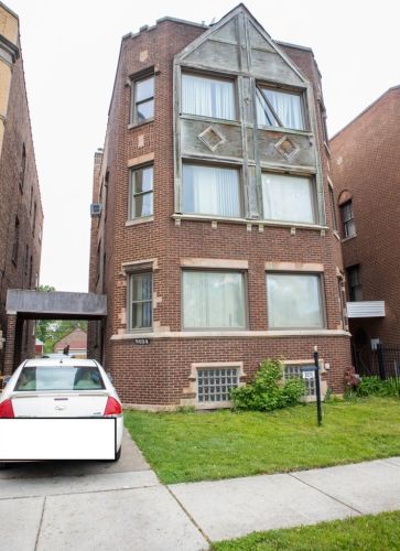 8624 Euclid Ave, Chicago, IL 60617-2940
