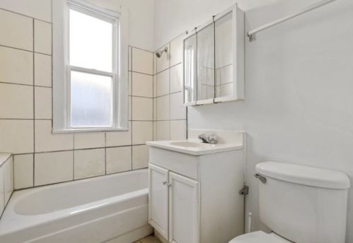 1725 Meade Ave, Chicago IL 60634-5023 exterior